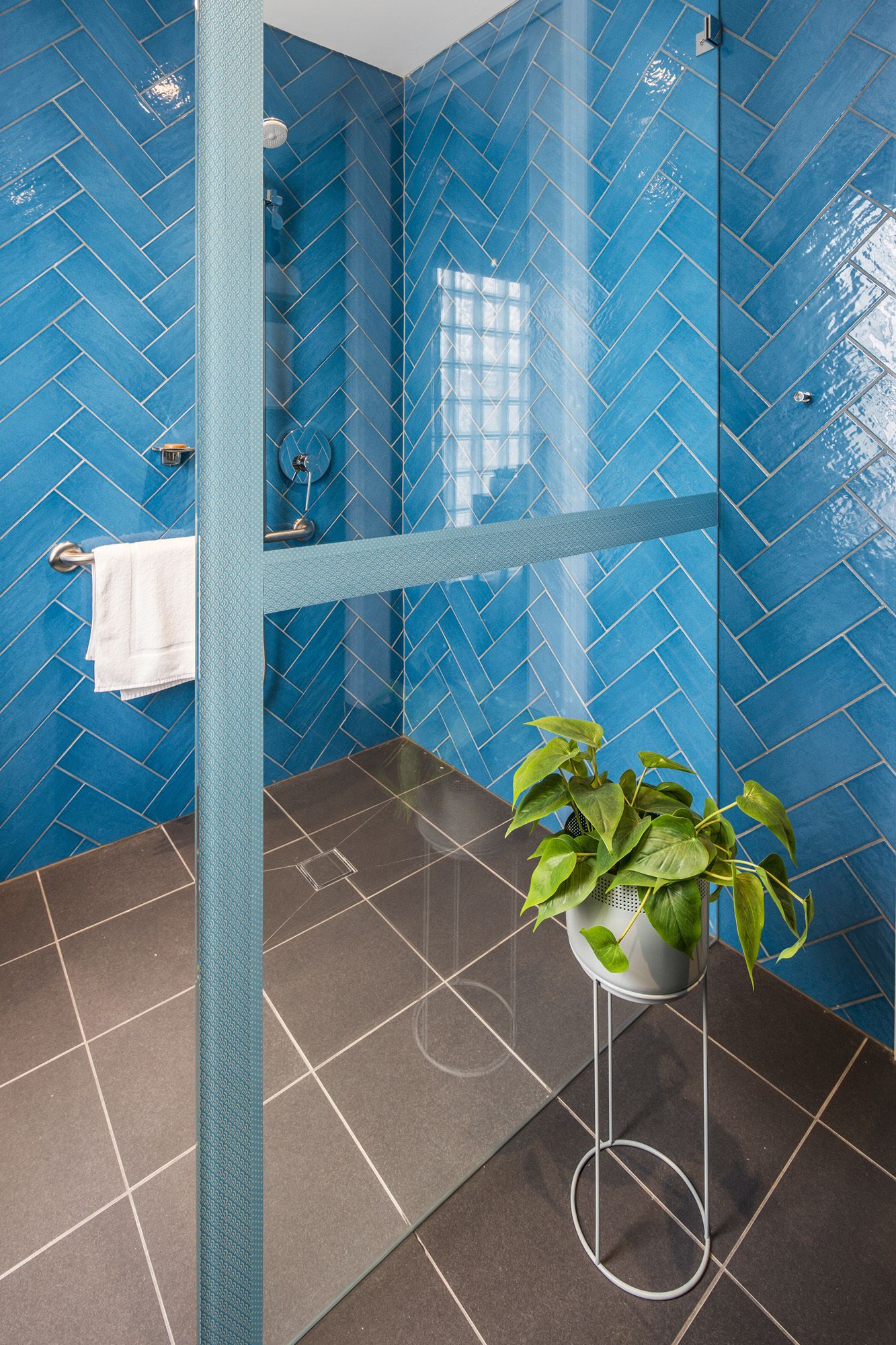 classic twin room | bathroom | designer toiletries, hair dryer, towels