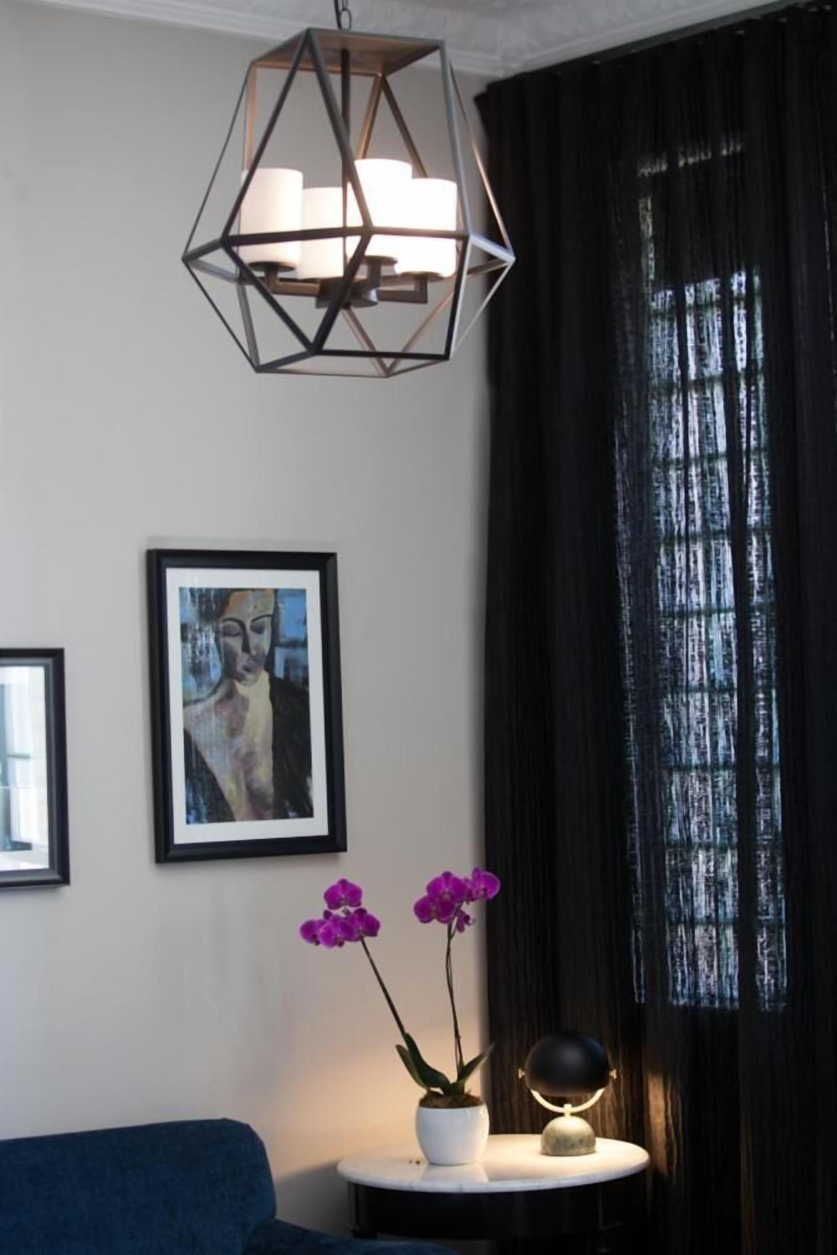 premium bedding, in-room safe, desk, laptop workspace