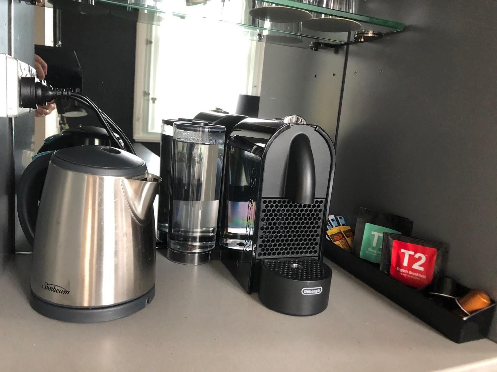 espresso maker, coffee/tea maker, electric kettle