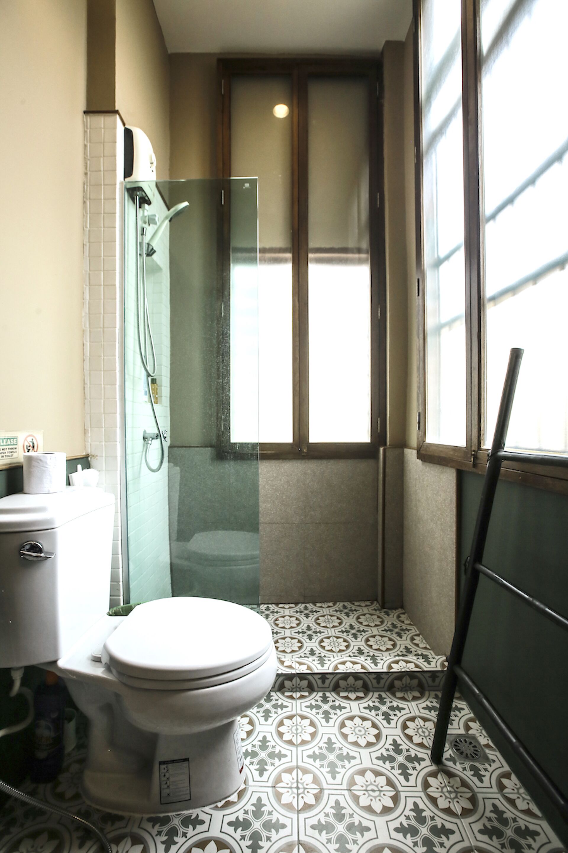 deluxe double room, balcony | bathroom | shower, free toiletries, hair dryer, towels