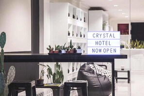 Coin salon dans le hall