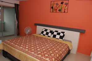 In-room safe, free WiFi