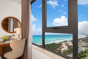 Premier Apartment, 2 Bedrooms | Beach/ocean view