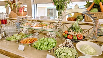 Café da manhã com buffet todos os dias (VND 200000 por pessoa)