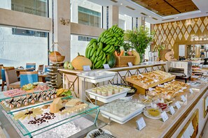 Tägliches Frühstücksbuffet gegen Gebühr