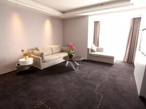 Executive Suite | Living room | LCD TV