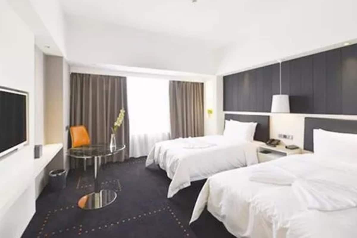 Minibar, in-room safe, desk, blackout curtains