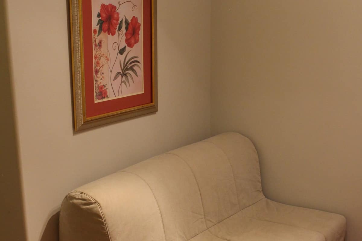 room, 1 queen bed | 1 bedroom, blackout curtains, iron/ironing board, free wifi