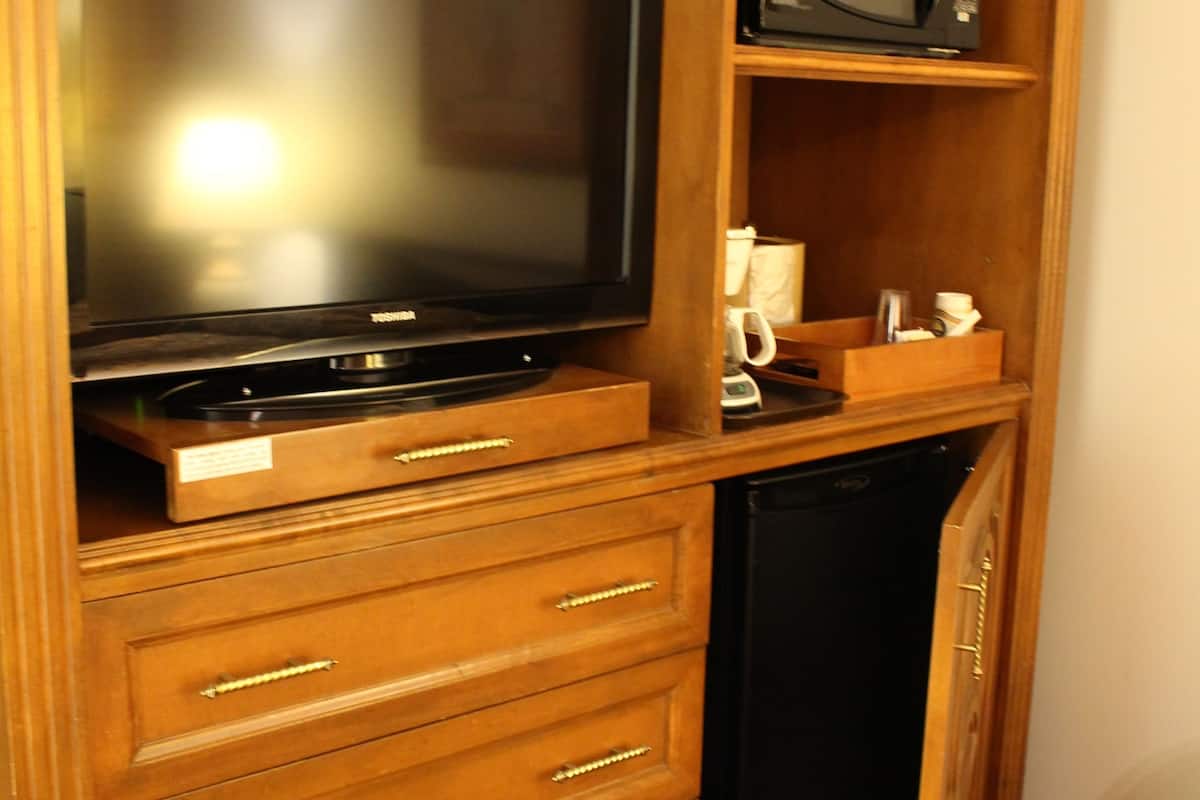 room, 2 double beds | 1 bedroom, blackout curtains, iron/ironing board, free wifi