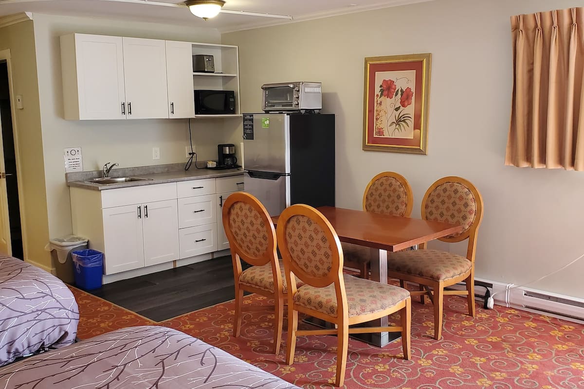 room, kitchenette | private kitchen | fridge, microwave, coffee/tea maker