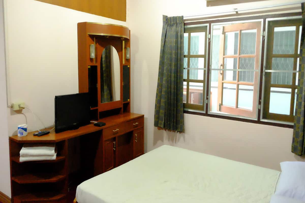 Standard-Vierbettzimmer | Schreibtisch, kostenloses WLAN