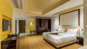 Suite, 1 Bedroom | 1 bedroom, premium bedding, minibar, in-room safe