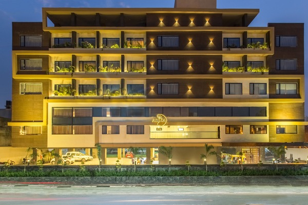 Front of property - evening/night