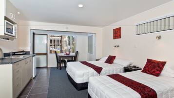 Double Room | Free WiFi, bed sheets