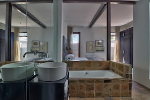 Cottage, 1 Bedroom, Garden View | Bathroom