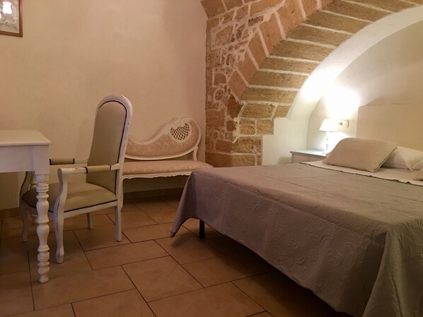 Exclusive House, 2 Bedrooms | 1 bedroom, premium bedding, desk, soundproofing