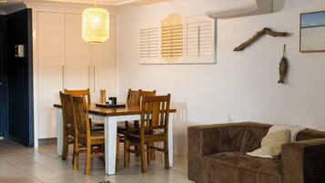 Reflections | In-room dining