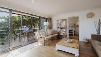 1 bedroom, pillow-top beds, individually decorated