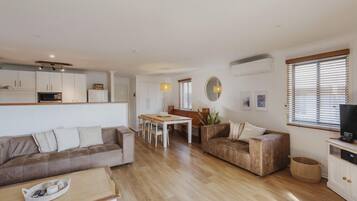 Gone Surfing | 1 bedroom, pillow-top beds, individually decorated