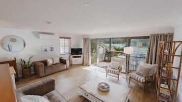 1 bedroom, pillow-top beds, individually decorated