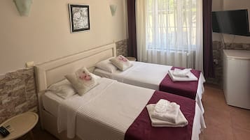 Dobbelt- eller tomannsrom – standard | Minibar, lydisolert, wi-fi (inkludert) og sengetøy