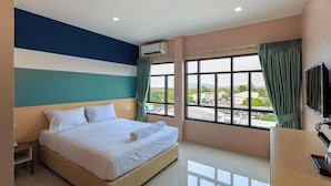 Habitación doble superior | Escritorio, cortinas opacas, wifi gratis y ropa de cama