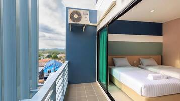 Deluxe Twin Room | Balcony