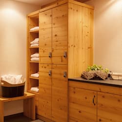 Aromatherapy, reflexology, Ayurvedic treatments, 3 treatment rooms
