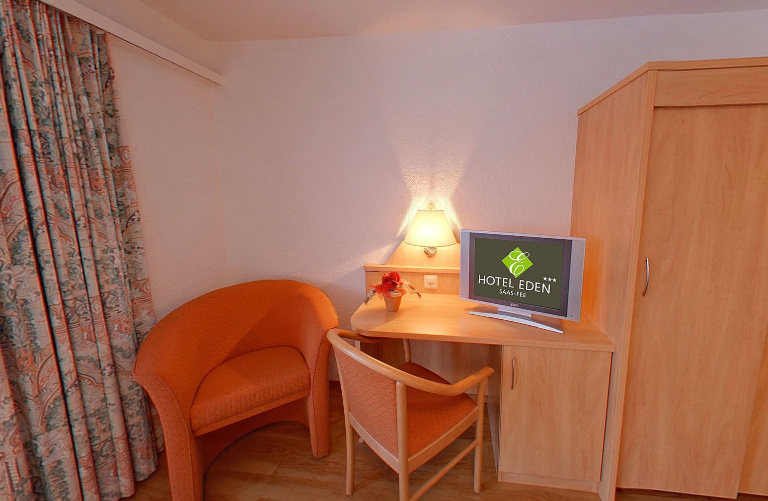 premium bedding, in-room safe, desk, soundproofing