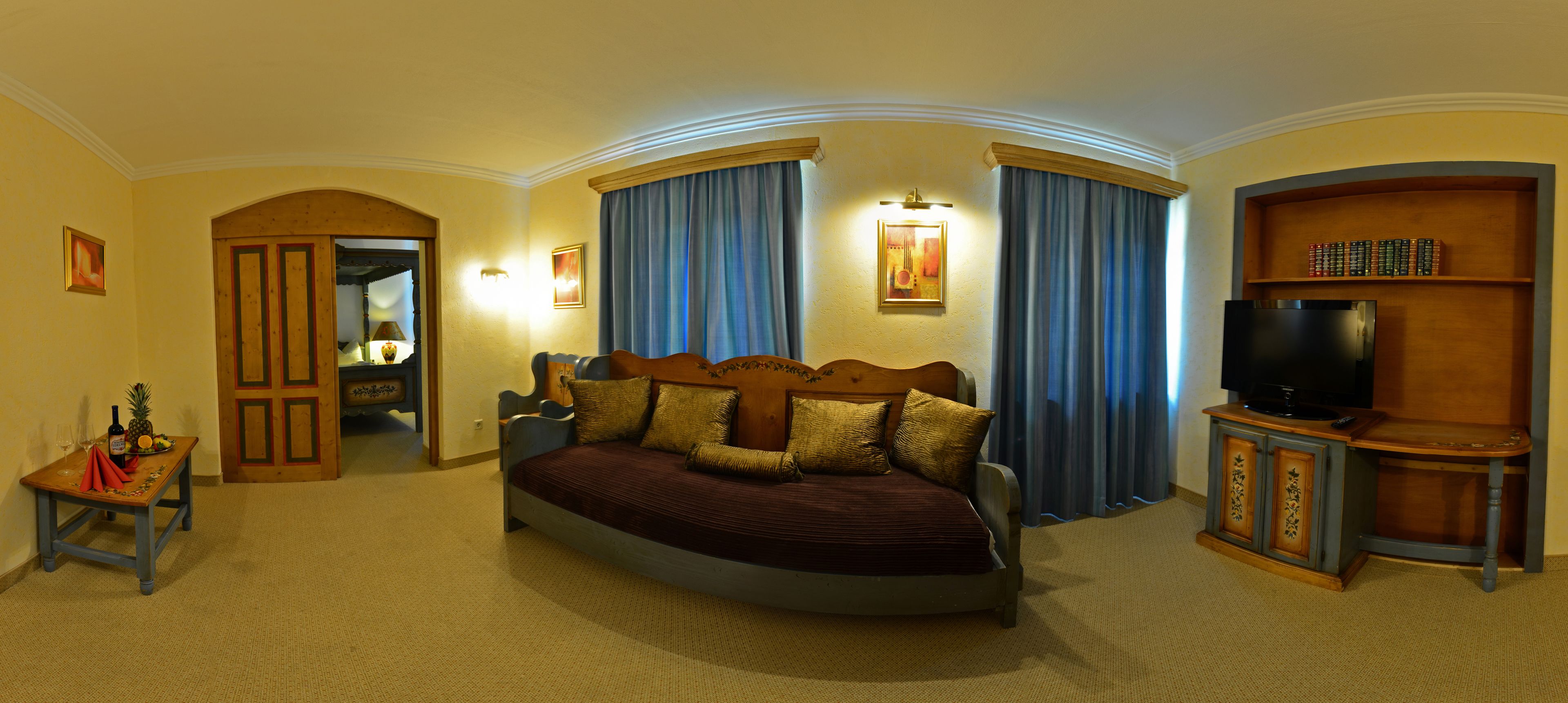 family room, 1 queen bed with sofa bed | living area | flat-screen tv