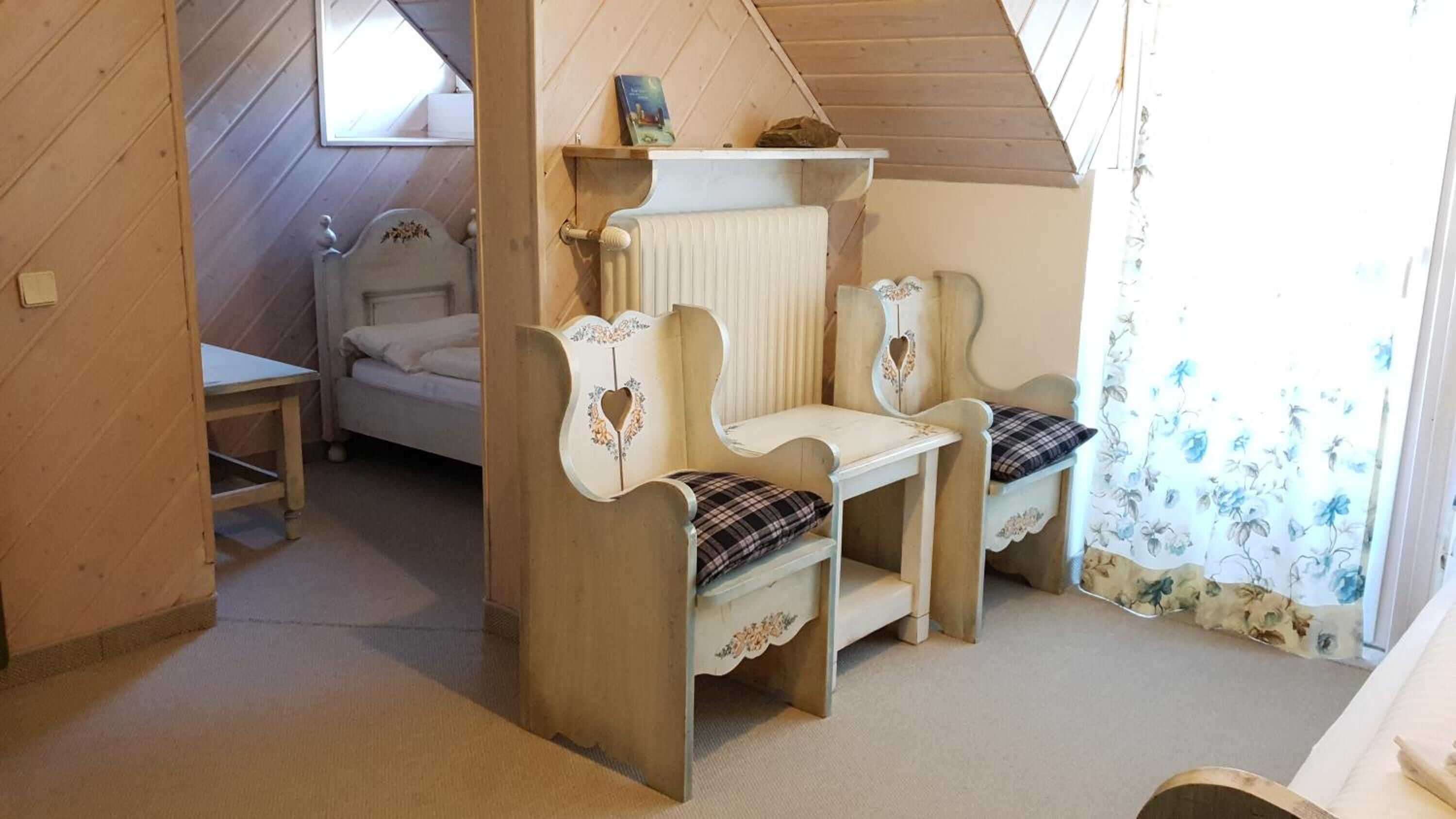 in-room safe, desk, free wifi