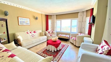 Comfort Suite, 1 Bedroom, Kitchen, Sea View | Premium bedding, individually decorated, individually furnished