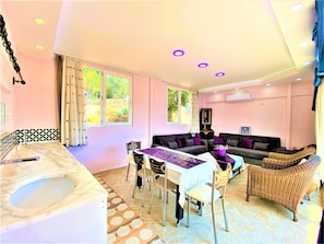 Honeymoon Suite, 1 Bedroom, Sea View | Private kitchen