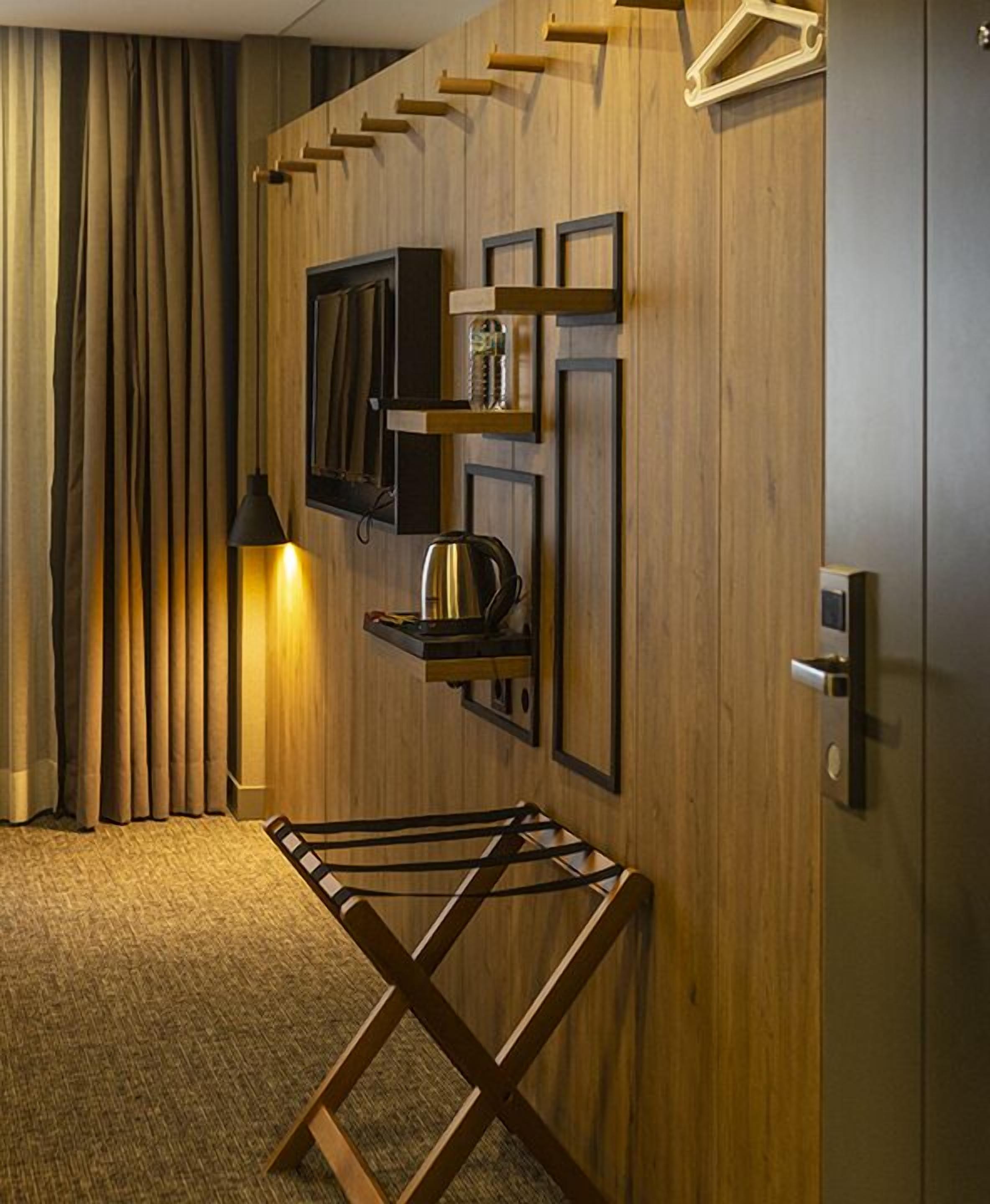 Standard Room | Premium bedding, minibar, in-room safe, desk