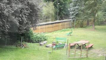 Chambre Simple, salle de bains attenante, vue jardin | Vue de la chambre