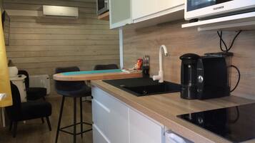 Chalet, vue piscine (N°6)