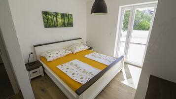 防音設備、アイロン / アイロン台、ベビーベッド (無料)、WiFi (無料)