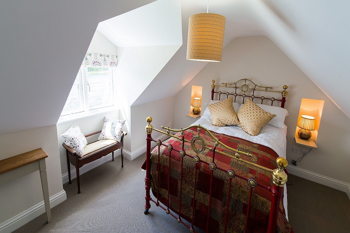 Familie-dobbeltværelse - privat badeværelse (Double Bed and Sofa Bed)