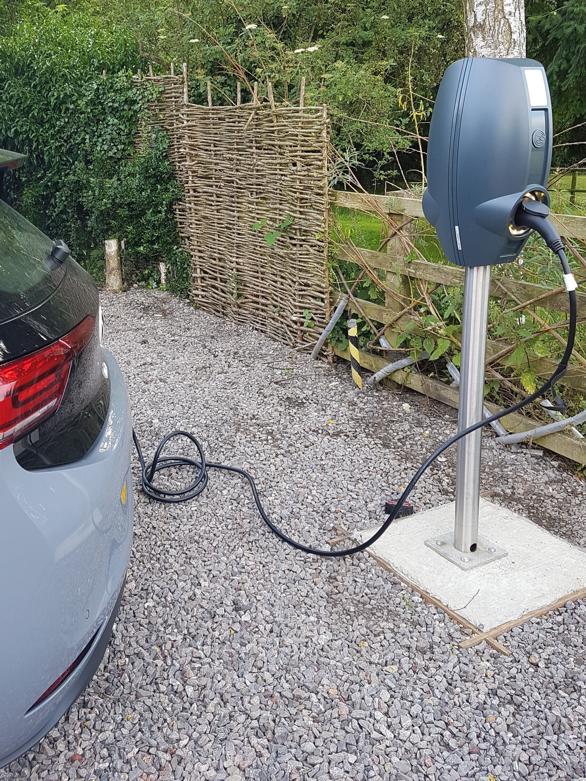 Trạm sạc xe điện