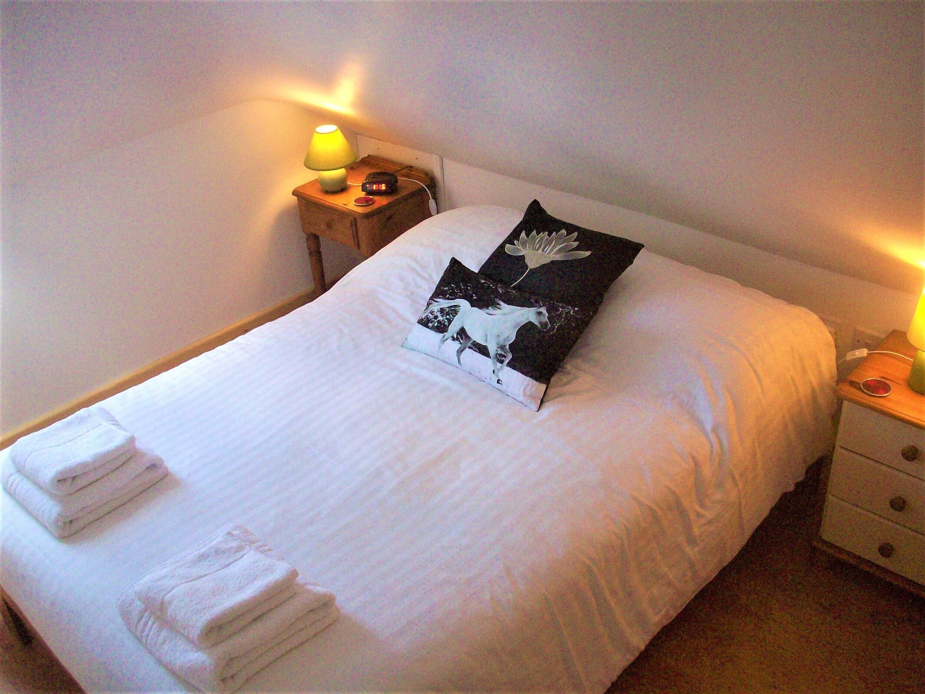 Cottage, 2 Bedrooms (White horse) | 7 bedrooms, desk, iron/ironing board, free cribs/infant beds