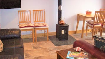 Cottage, 2 Bedrooms (Heritage) | 7 bedrooms, desk, iron/ironing board, free cribs/infant beds