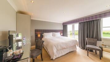 Premium bedding, memory foam beds, free minibar items