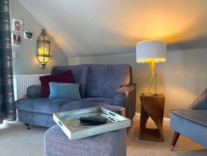 1 soverom, blendingsgardiner, lydisolert og strykejern/-brett