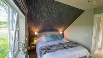 1 bedroom, blackout curtains, soundproofing, iron/ironing board