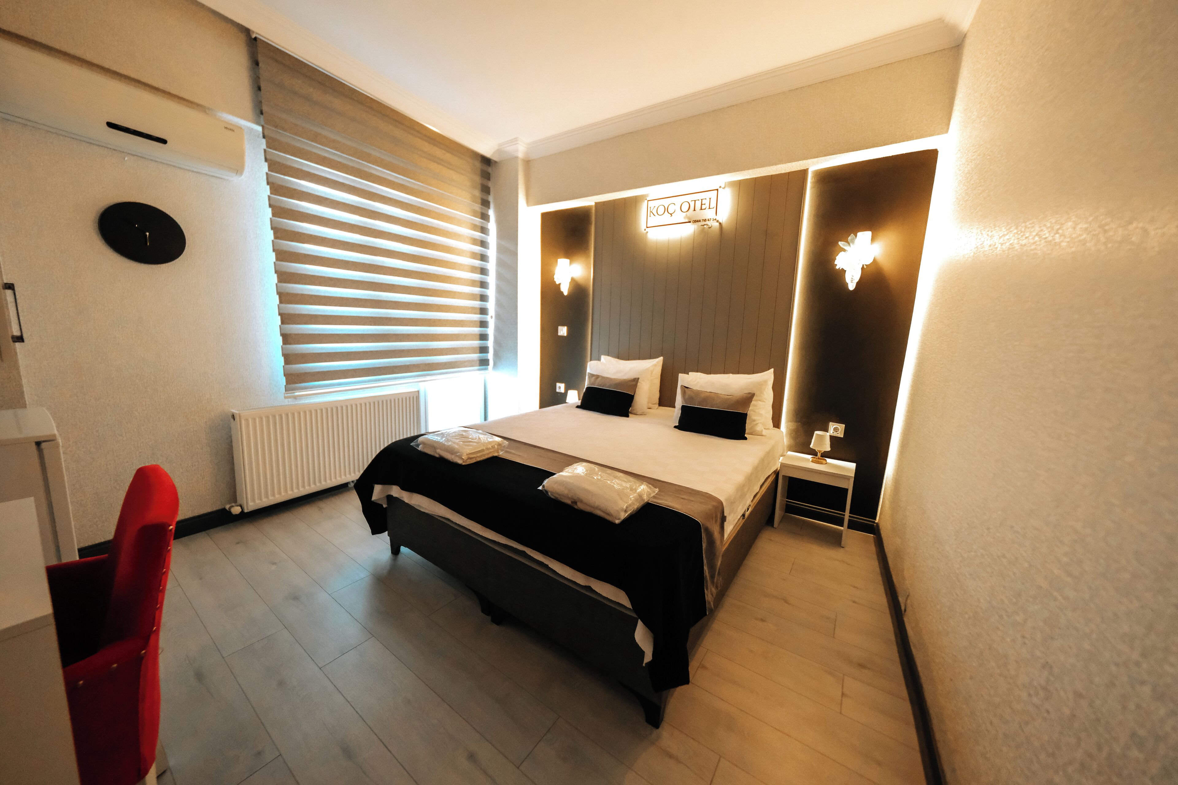 standard double room, balcony | minibar, in-room safe, individually decorated, individually furnished