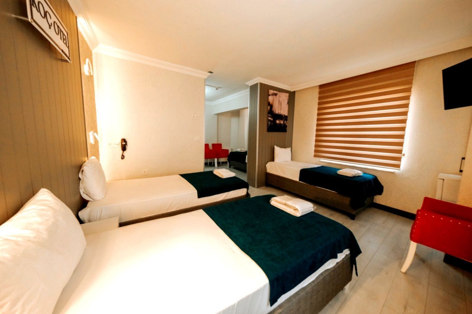 Neljän hengen classic-huone | Minibaari, tallelokero huoneessa, yksilöllisesti sisustettu