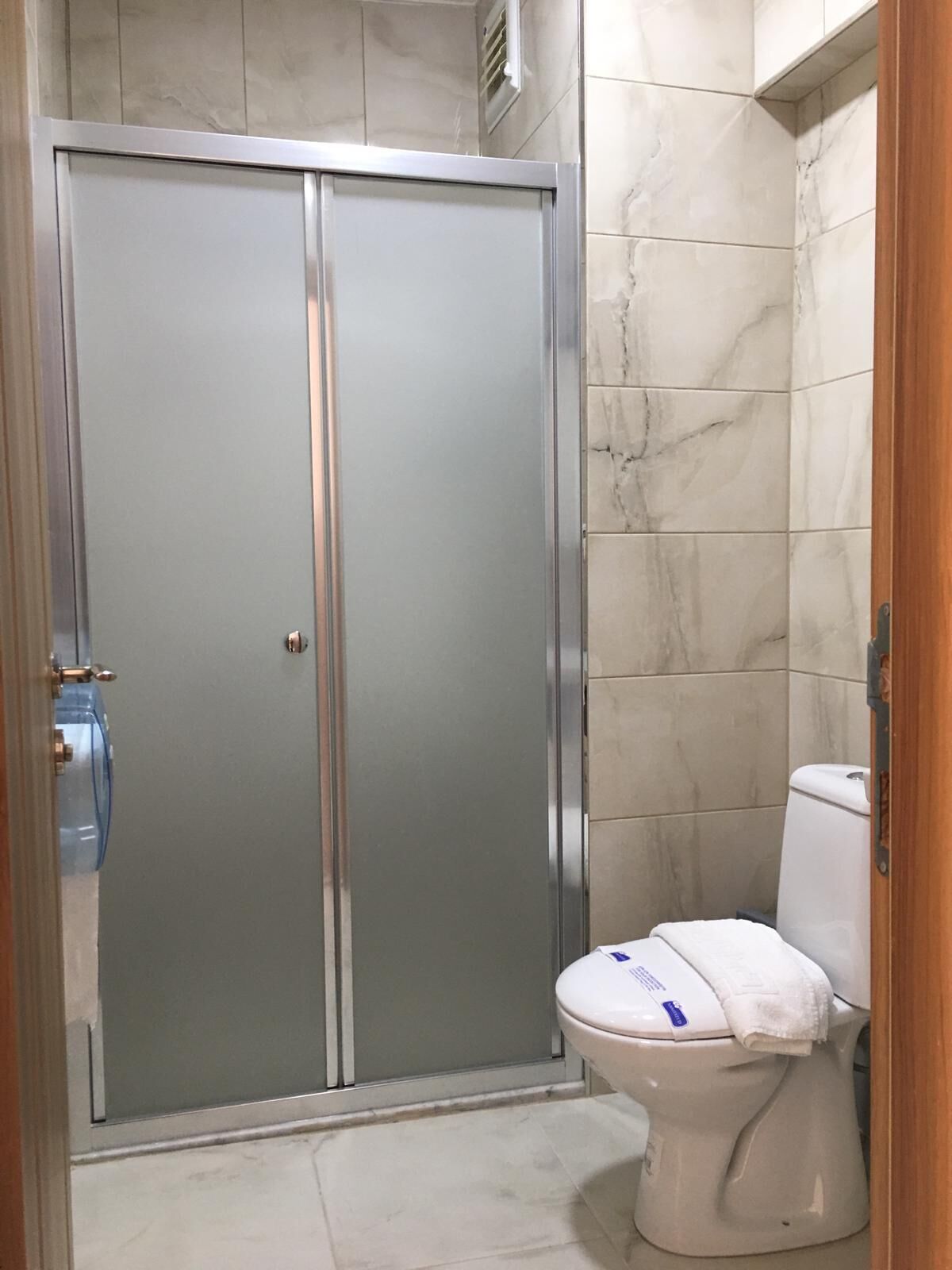 standard double room, balcony | bathroom | combined shower/bathtub, deep-soaking bathtub, free toiletries