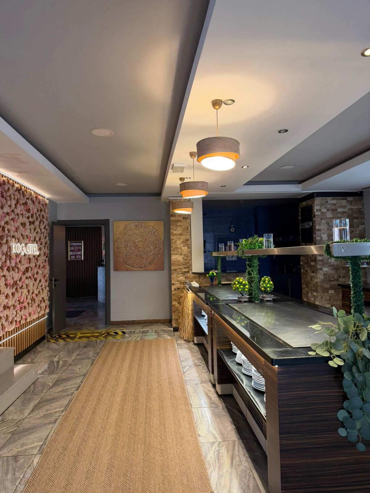 Breakfast, lunch and dinner served