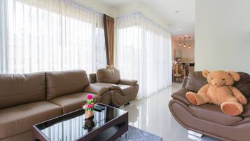 32-inch flat-screen TV with cable channels, TV