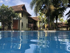 Outdoor pool - Suwannatara Resort (Doi Saket)